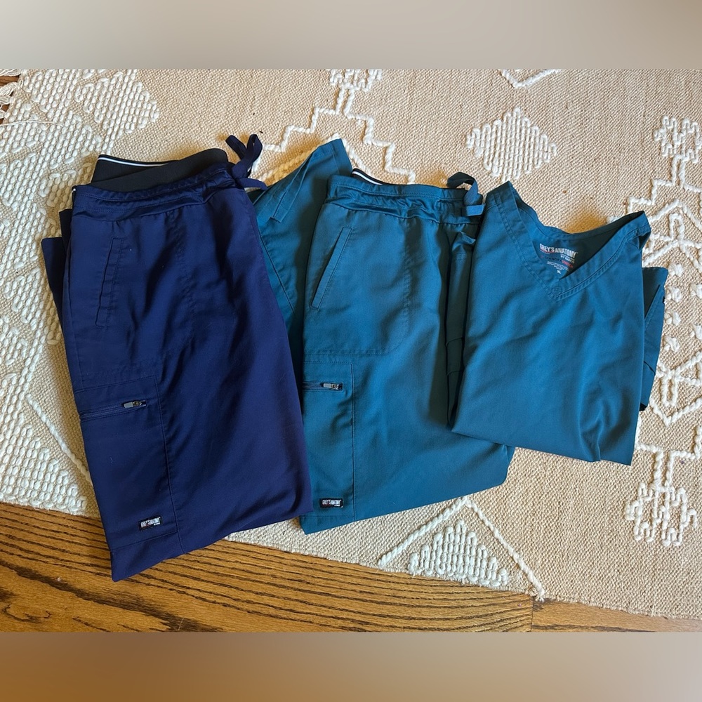 Grey’s Anatomy scrub bundle XL